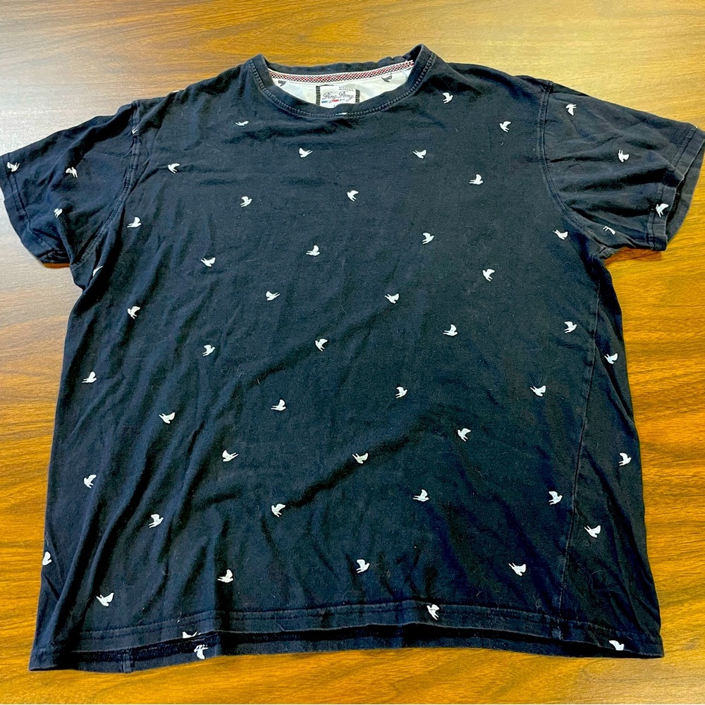Ping Pong Black Tee with Bird print. Large.